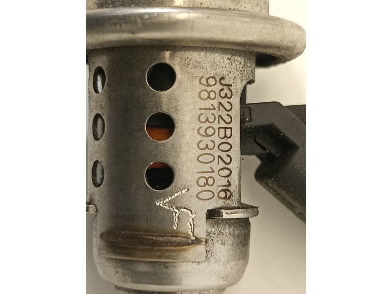 Recambio de inyector para peugeot 208 1.5 blue-hdi fap referencia OEM IAM 9813930180  