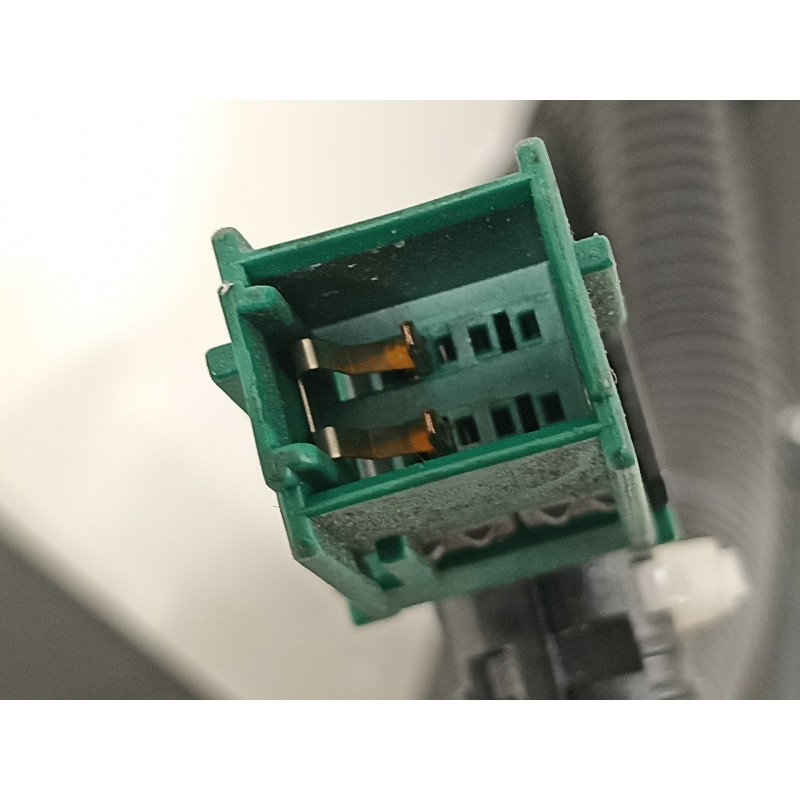 Recambio de pretensor airbag izquierdo para opel corsa c essentia referencia OEM IAM 09114885 542404961D 