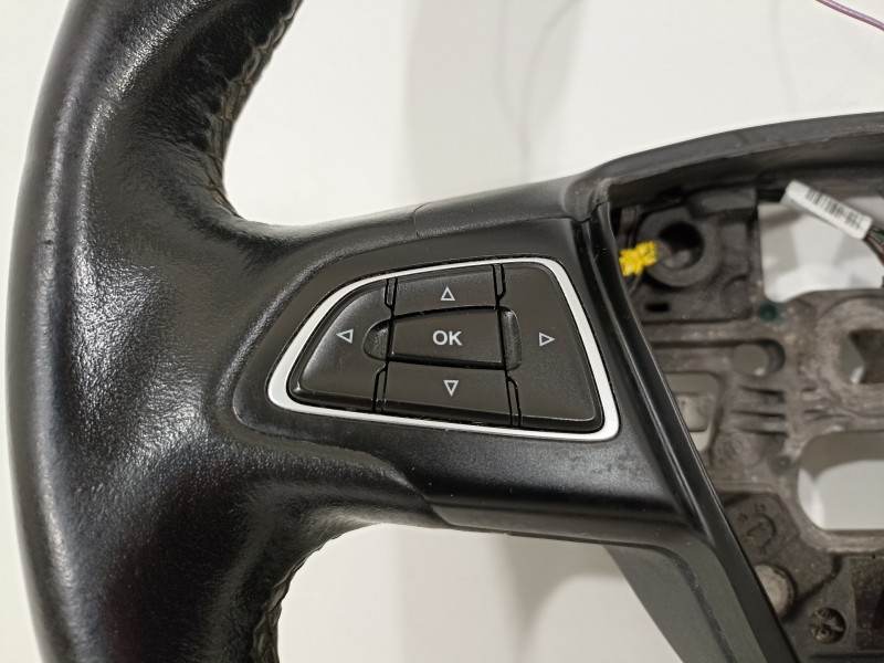 Recambio de volante para ford focus lim. ambiente referencia OEM IAM F1EB3600G  