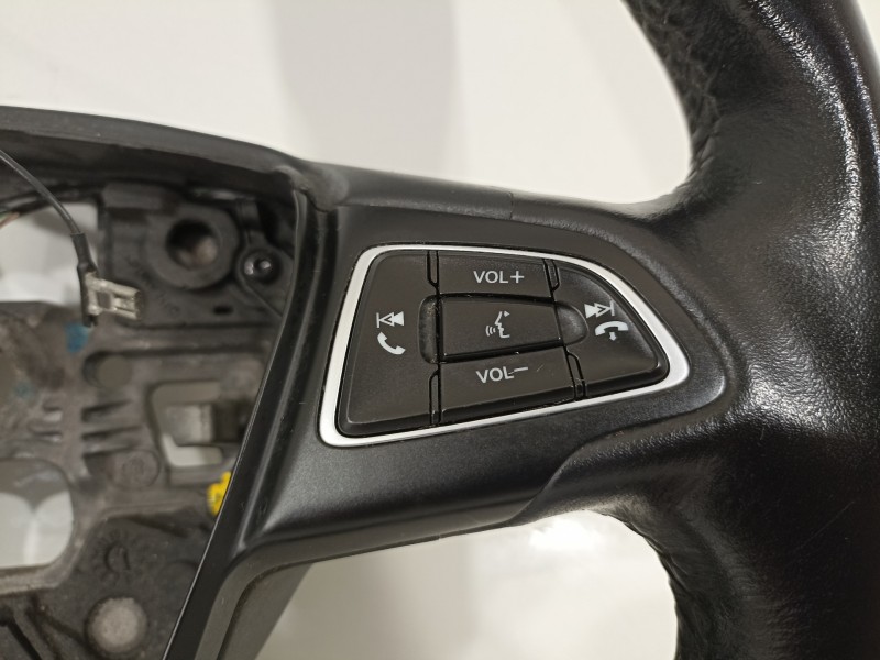 Recambio de volante para ford focus lim. ambiente referencia OEM IAM F1EB3600G  