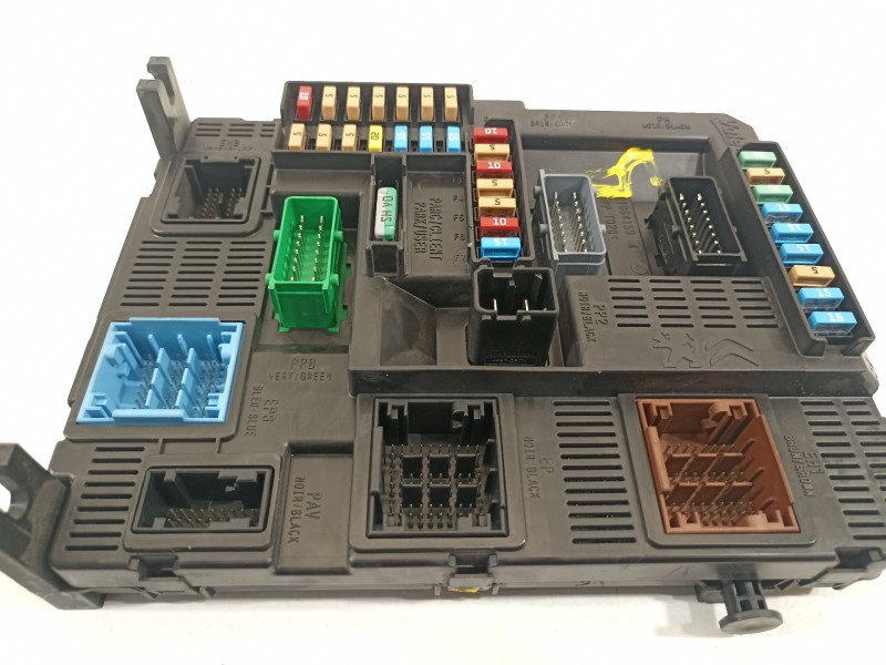 Recambio de caja reles / fusibles para peugeot 208 1.5 blue-hdi fap referencia OEM IAM 9819850080  