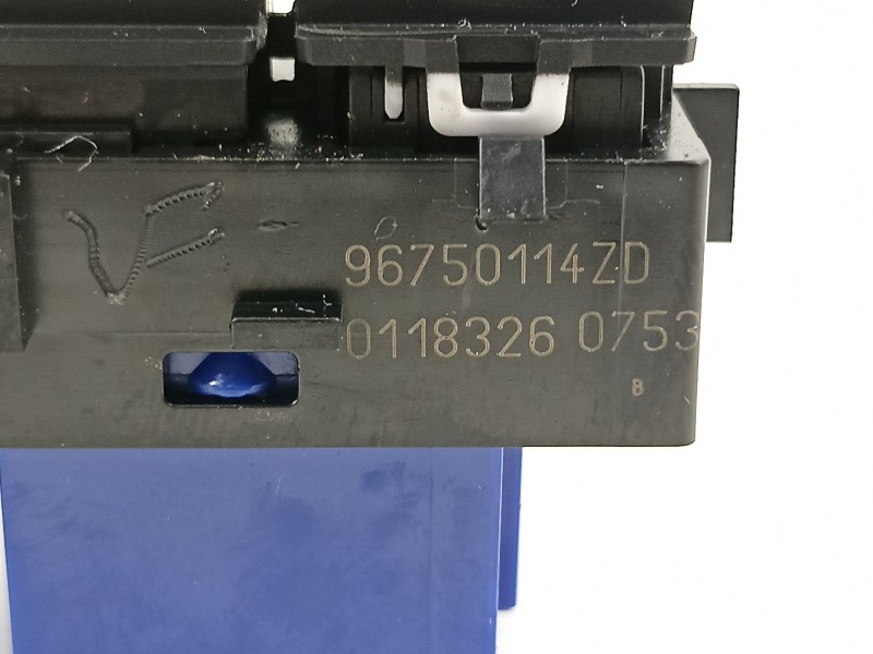 Recambio de mando multifuncion para peugeot 208 1.5 blue-hdi fap referencia OEM IAM 96750114ZD  