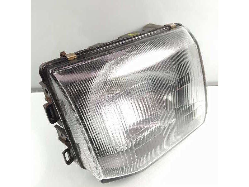 Recambio de faro derecho para mitsubishi montero (l040) 2500 td (2-ptas.) referencia OEM IAM 11037747 11037746 