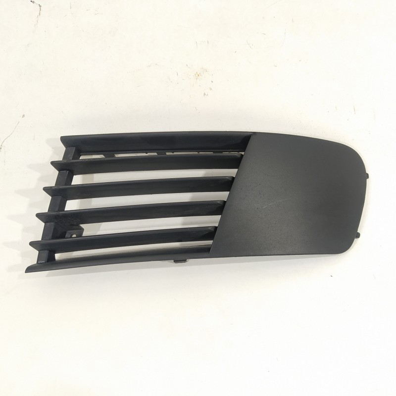 Recambio de rejilla paragolpes izquierda para seat ibiza (6l1) signo referencia OEM IAM 6L0853665  