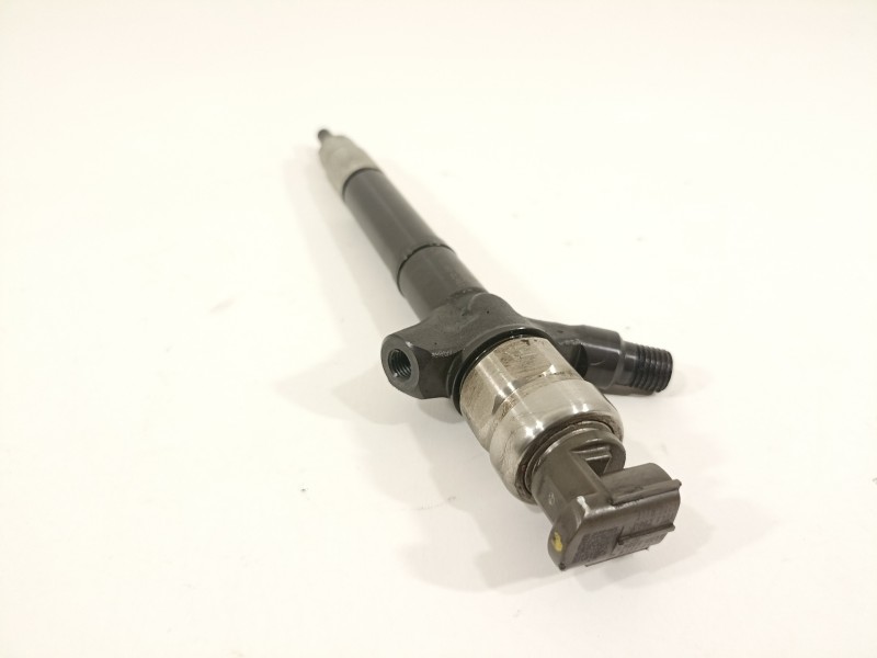 Recambio de inyector para toyota avensis wagon (t25) 2.2 d-4d executive referencia OEM IAM 236700R110  