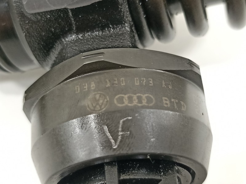 Recambio de inyector para seat ibiza (6l1) signo referencia OEM IAM 038130073AJ 0414720037 