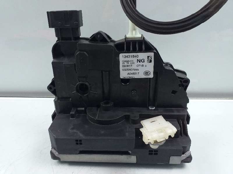 Recambio de cerradura puerta delantera derecha para opel corsa e selective referencia OEM IAM 13431840 0325407955 