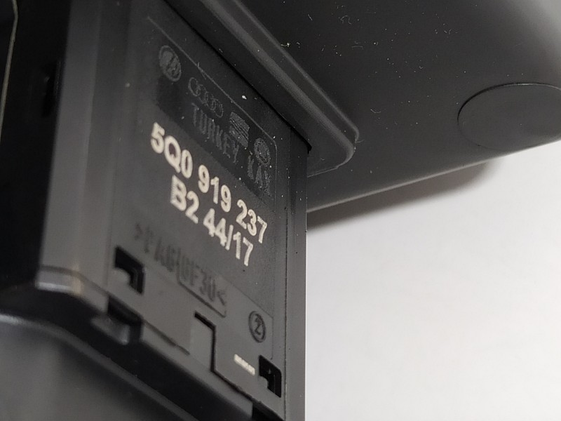 Recambio de guantera para seat leon (5f1) fr referencia OEM IAM 5F1857151A 5F1857095 