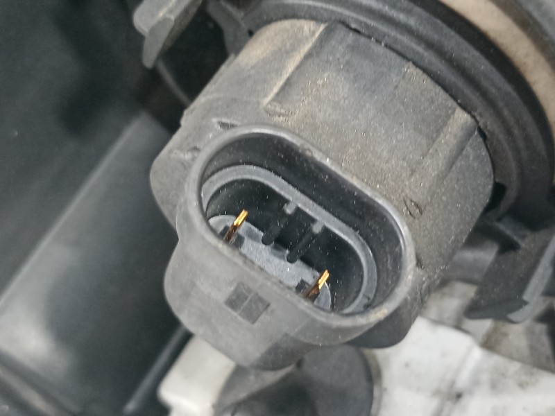 Recambio de faro izquierdo para bmw serie 3 berlina (e46) 330d referencia OEM IAM 63126902759 6902759 