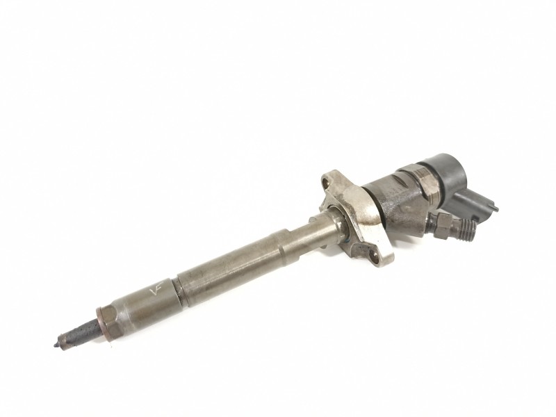 Recambio de inyector para peugeot 207 sport referencia OEM IAM 0445110239  