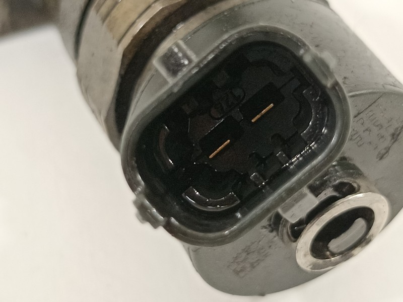 Recambio de inyector para peugeot 207 sport referencia OEM IAM 0445110239  