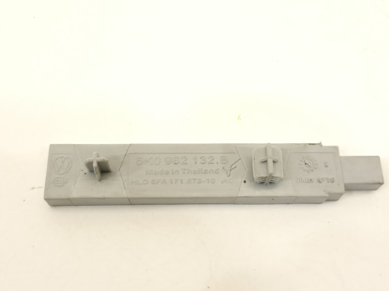 Recambio de antena para seat leon (5f1) fr referencia OEM IAM 5K0962132B  