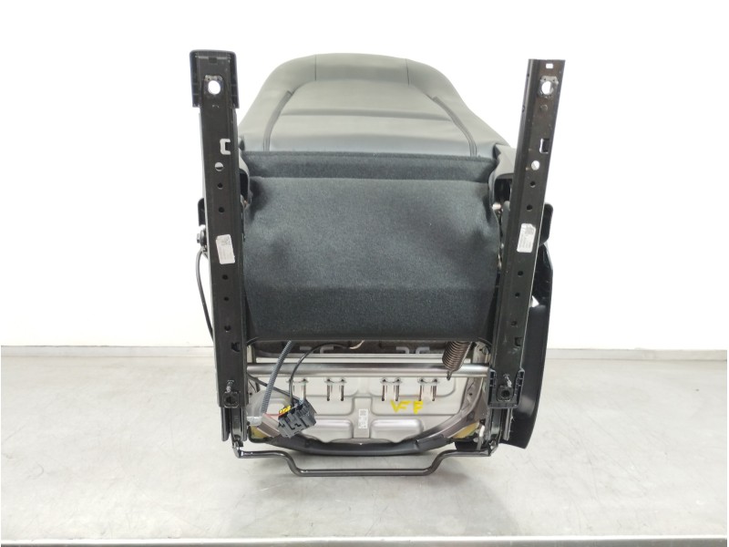 Recambio de asiento delantero derecho para mazda cx-3 center-line referencia OEM IAM DN3M57100A  