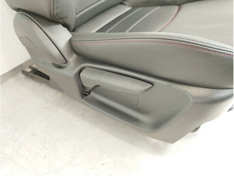 Recambio de asiento delantero derecho para mazda cx-3 center-line referencia OEM IAM DN3M57100A  