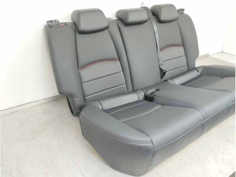 Recambio de asientos traseros para mazda cx-3 center-line referencia OEM IAM   