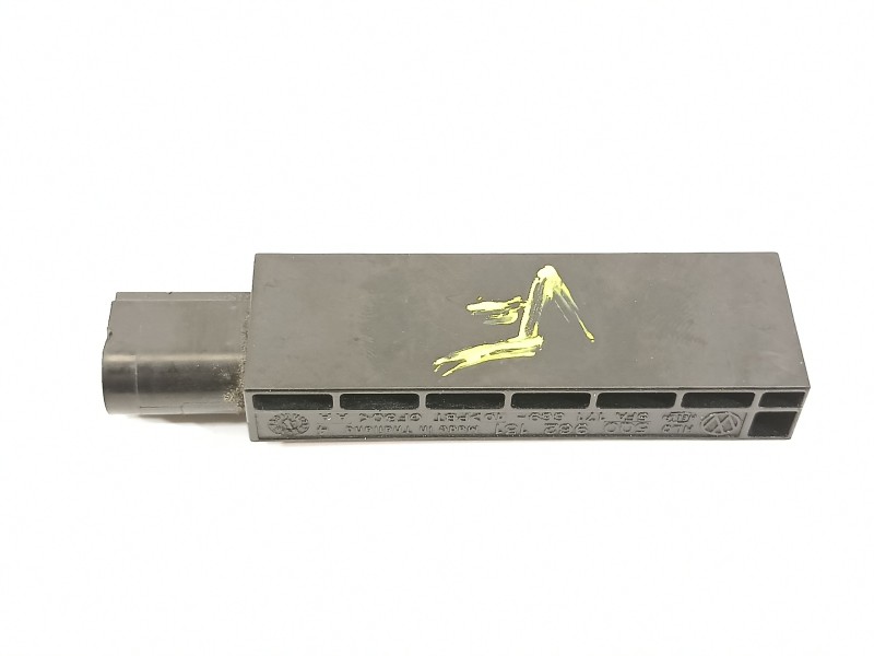 Recambio de antena para seat leon (5f1) fr referencia OEM IAM 5Q0962131  