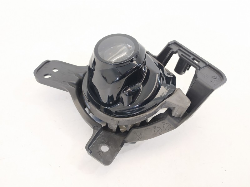 Recambio de faro derecho para mazda cx-3 center-line referencia OEM IAM D24H51684  