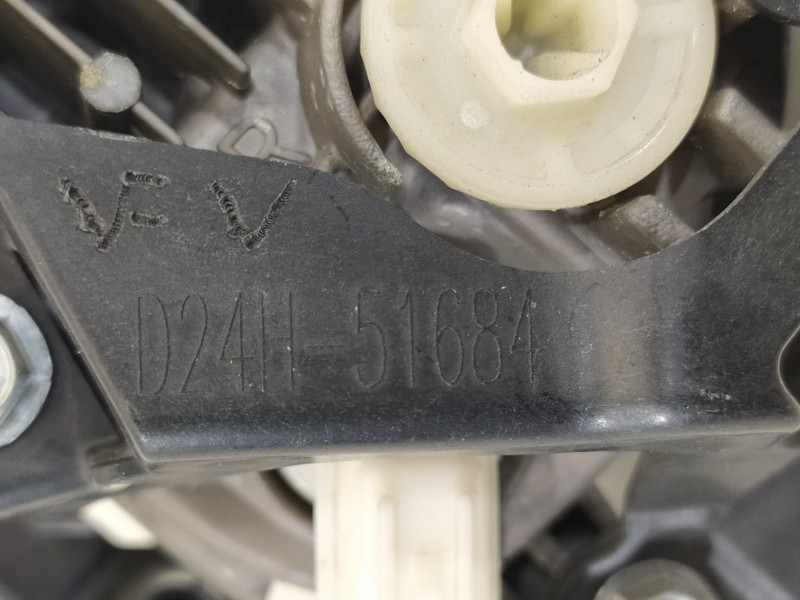 Recambio de faro derecho para mazda cx-3 center-line referencia OEM IAM D24H51684  