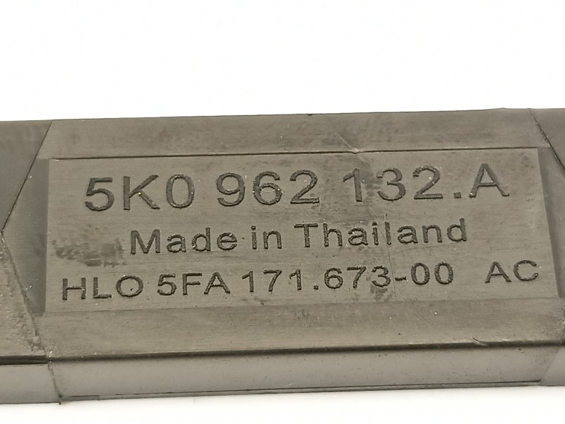 Recambio de antena para seat leon (5f1) fr referencia OEM IAM 5K0962132A  