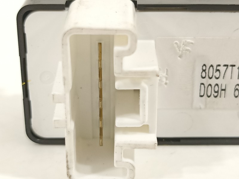 Recambio de mando elevalunas delantero derecho para mazda cx-3 center-line referencia OEM IAM D09H66370 8057T1 