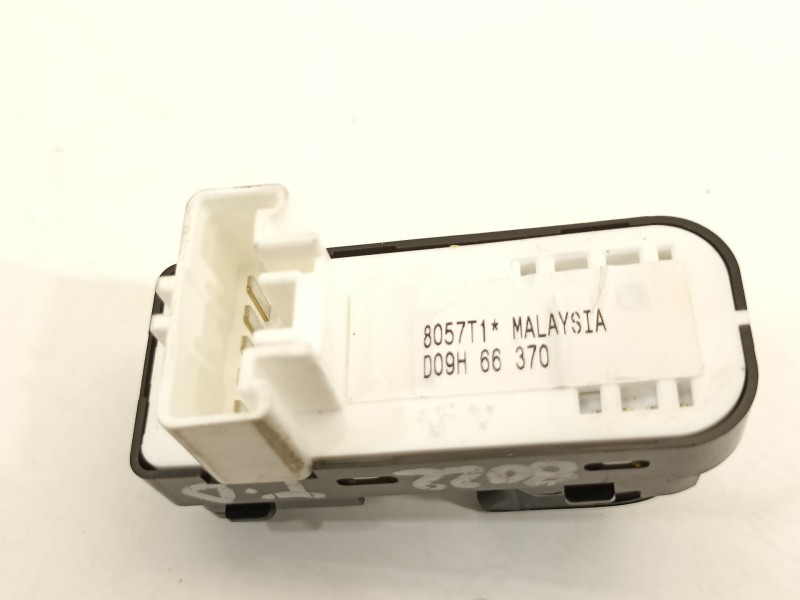 Recambio de mando elevalunas trasero derecho para mazda cx-3 center-line referencia OEM IAM D09H66370 8057T1 