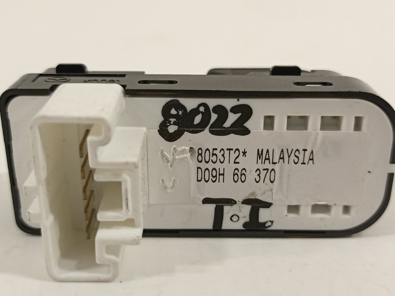 Recambio de mando elevalunas trasero izquierdo para mazda cx-3 center-line referencia OEM IAM D09H66370 8053T2 
