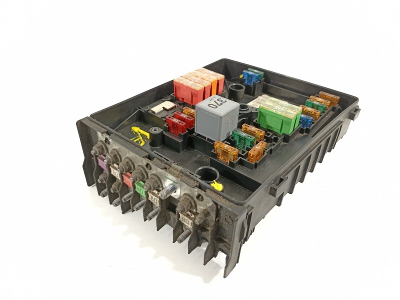 Recambio de caja reles / fusibles para volkswagen jetta (1k2) advance referencia OEM IAM 1K0937125A  