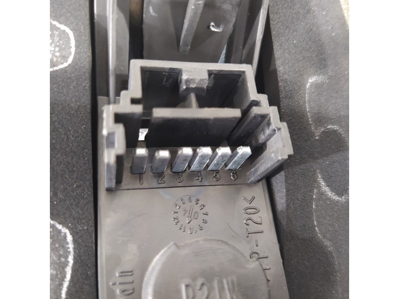 Recambio de piloto trasero izquierdo para renault megane ii familiar authentique referencia OEM IAM 8200142684  