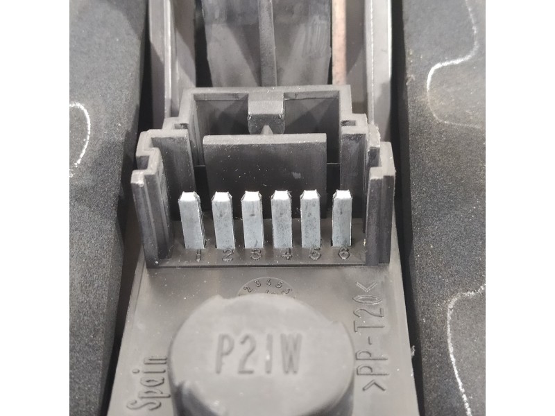 Recambio de piloto trasero derecho para renault megane ii familiar authentique referencia OEM IAM 8200142683  