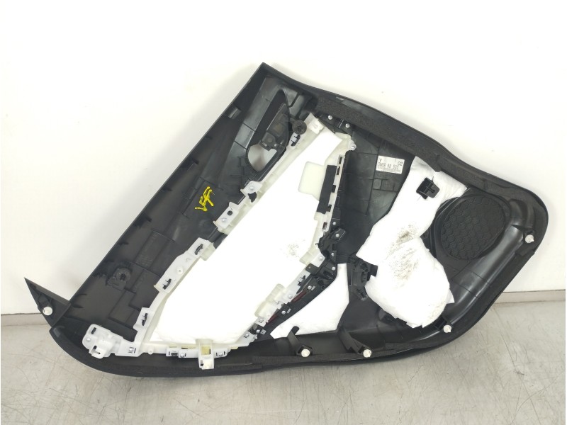 Recambio de guarnecido puerta trasera derecha para mazda cx-3 center-line referencia OEM IAM D10E68531  