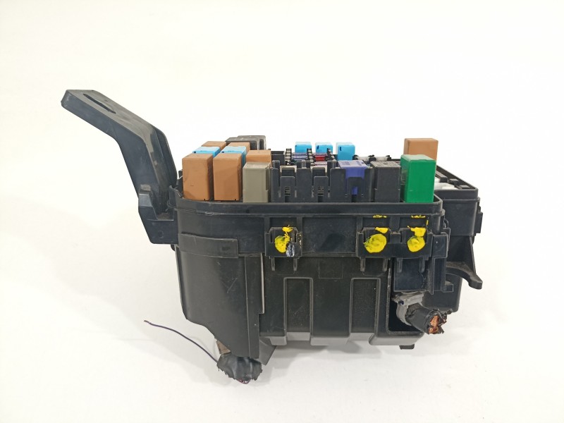 Recambio de caja reles / fusibles para mazda cx-3 center-line referencia OEM IAM D09W66767 72547835AB1 