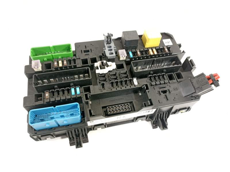 CAJA RELES / FUSIBLES 13206762 