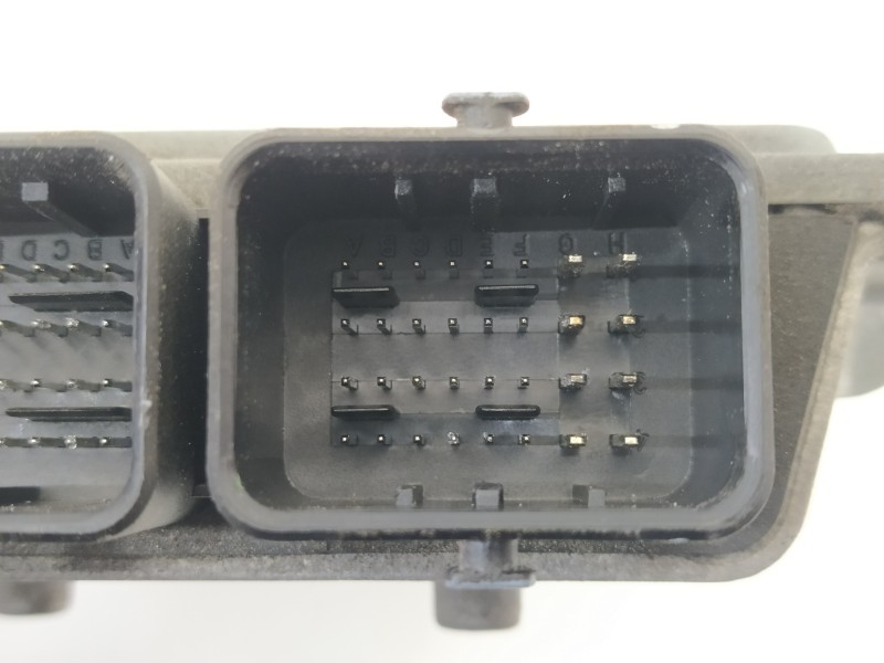 Recambio de centralita motor uce para ford fiesta (cb1) ambiente referencia OEM IAM AV2112A650CA  