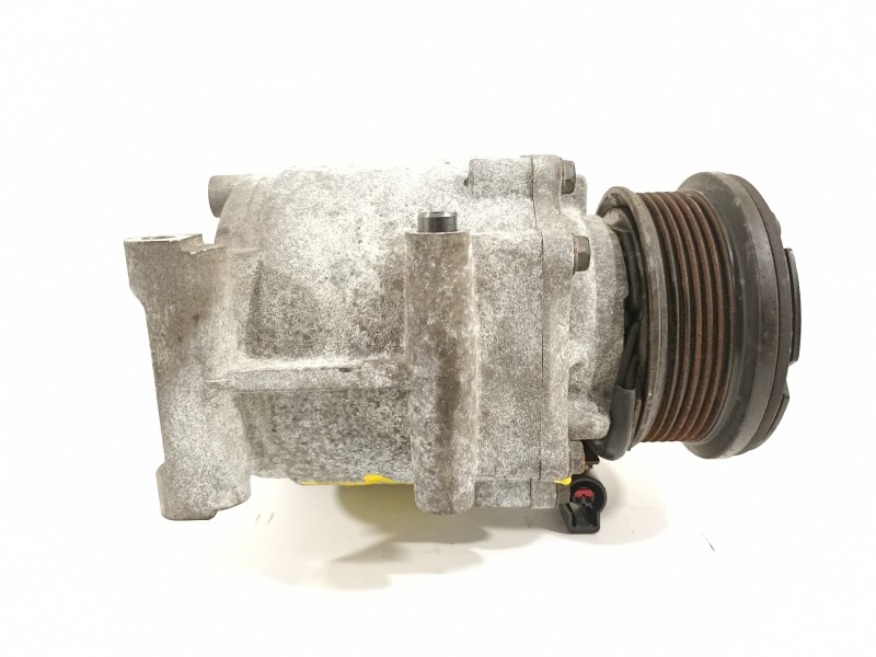 Recambio de compresor aire acondicionado para ford fiesta (cb1) ambiente referencia OEM IAM 8V5119D629EF  