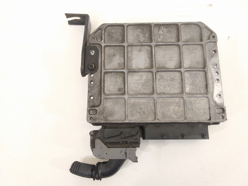 Recambio de centralita motor uce para lexus is 220 d (xe2) referencia OEM IAM 8966153D80  