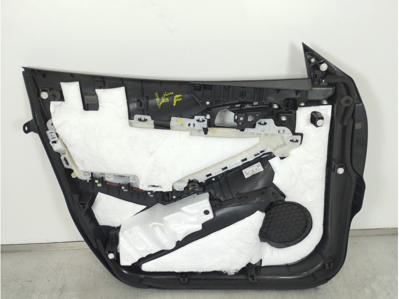 Recambio de guarnecido puerta delantera derecha para mazda cx-3 center-line referencia OEM IAM D10E68520G  