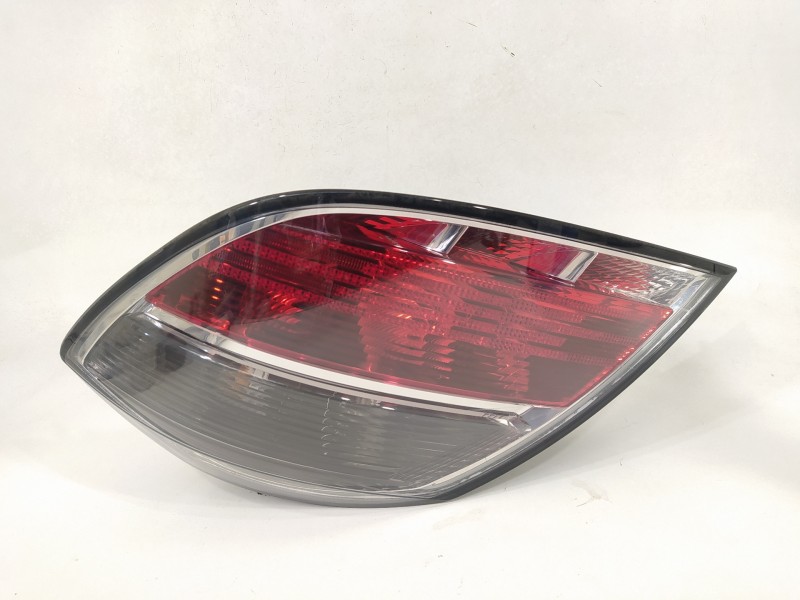 Recambio de piloto trasero derecho para opel astra h ber. cosmo referencia OEM IAM 13222325  