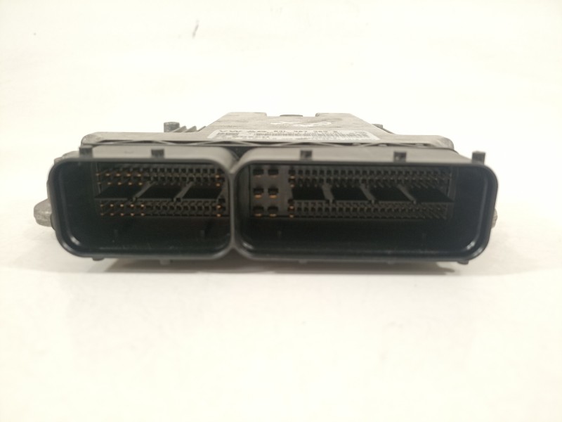 Recambio de centralita motor uce para volkswagen golf vii lim. advance bluemotion referencia OEM IAM 04L907309B 0281018510 