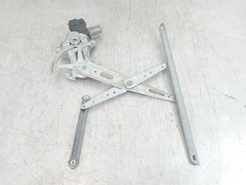 Recambio de elevalunas trasero izquierdo para toyota prius zvw40(w)/zvw40l (zvw40) referencia OEM IAM 8572047170  