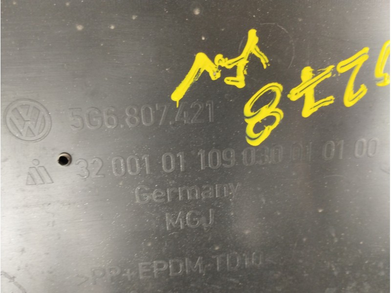 Recambio de paragolpes trasero para volkswagen golf vii lim. advance bluemotion referencia OEM IAM 5G6807421  