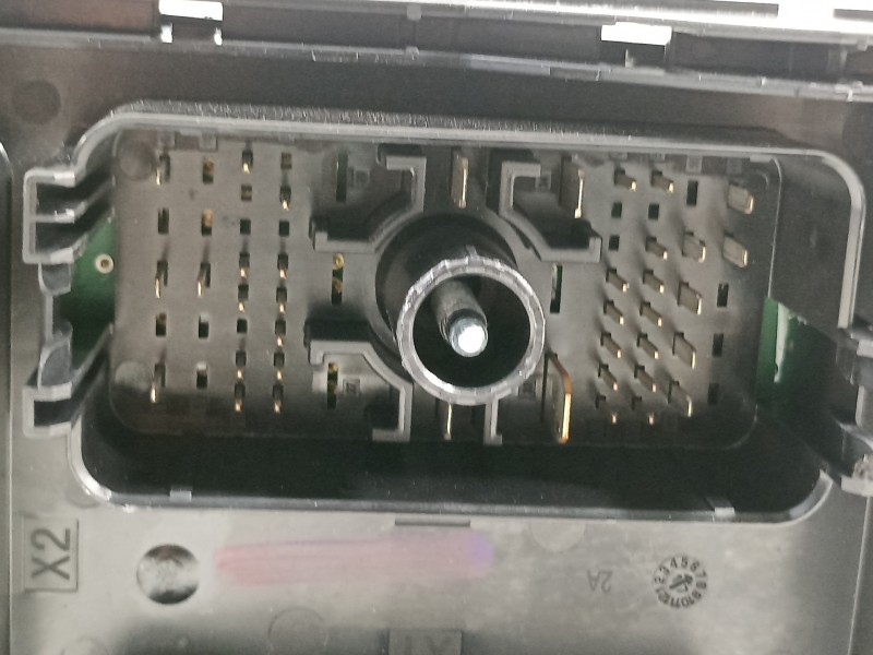 Recambio de caja reles / fusibles para opel astra k lim. 5türig business referencia OEM IAM 39040853  