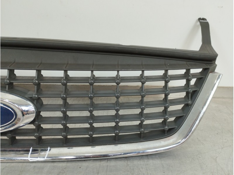 Recambio de rejilla delantera para ford mondeo sportbreak (ca2) limited edition referencia OEM IAM 7S718200A  