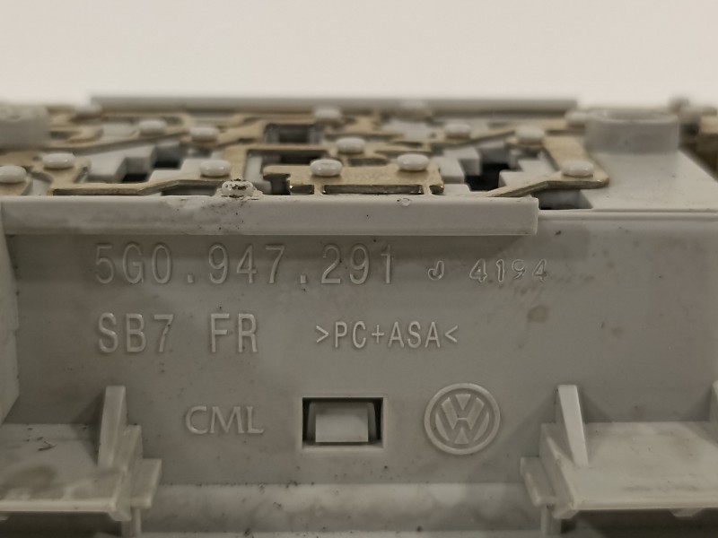 Recambio de luz interior para volkswagen golf vii lim. advance bluemotion referencia OEM IAM 5G0947291  