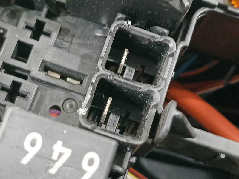 Recambio de caja reles / fusibles para volkswagen golf vii lim. advance bluemotion referencia OEM IAM 5Q0937125A  