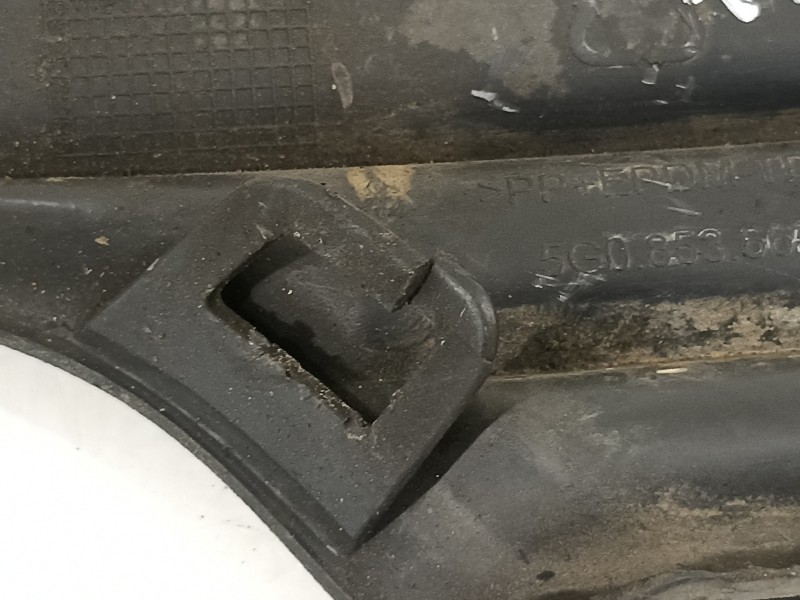 Recambio de rejilla paragolpes izquierda para volkswagen golf vii lim. advance bluemotion referencia OEM IAM 5G0853665  