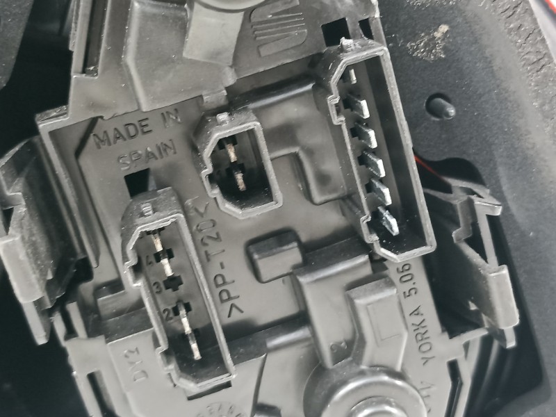 Recambio de piloto trasero izquierdo para seat leon (1m1) signo referencia OEM IAM   