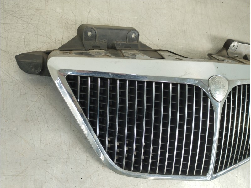 Recambio de rejilla delantera para lancia phedra (180) 2.2 jtd 16v emblema referencia OEM IAM 1489516077  