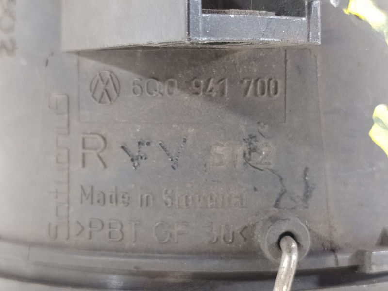 Recambio de faro antiniebla derecho para volkswagen polo berlina (6n2) trendline referencia OEM IAM   