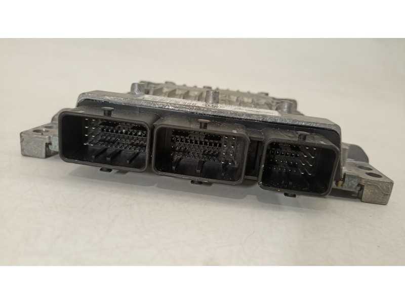 Recambio de centralita motor uce para ford mondeo ber. (ca2) ghia referencia OEM IAM 7G9112A650UE  