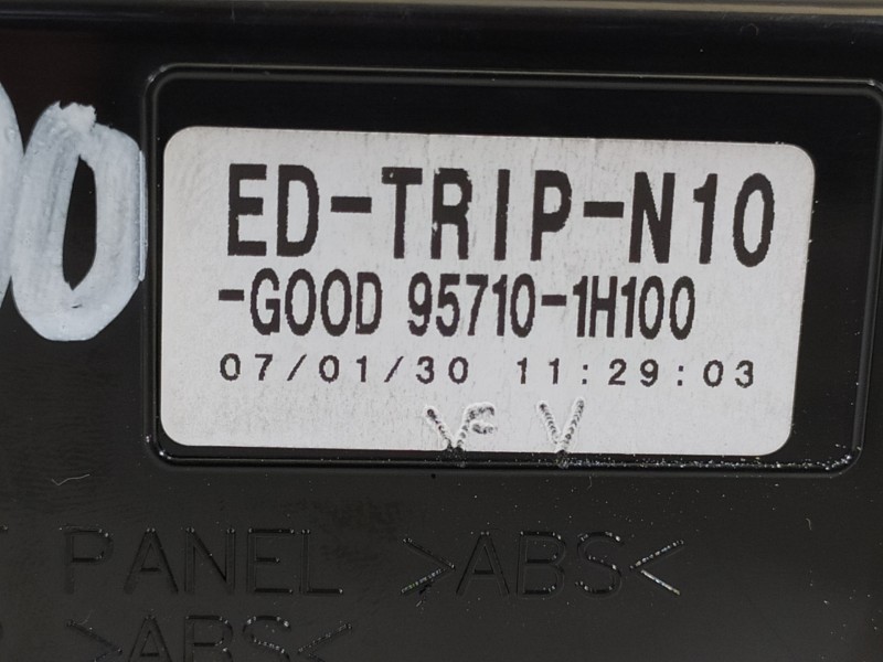 Recambio de pantalla multifuncion para kia cee´d active referencia OEM IAM 957101H100  